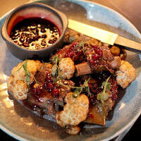 купить Говяжьи ребрышки в брусничном соусе Говяжьи ребрышки в брусничном соусе заказать доставку ROJO ресторан Алматы